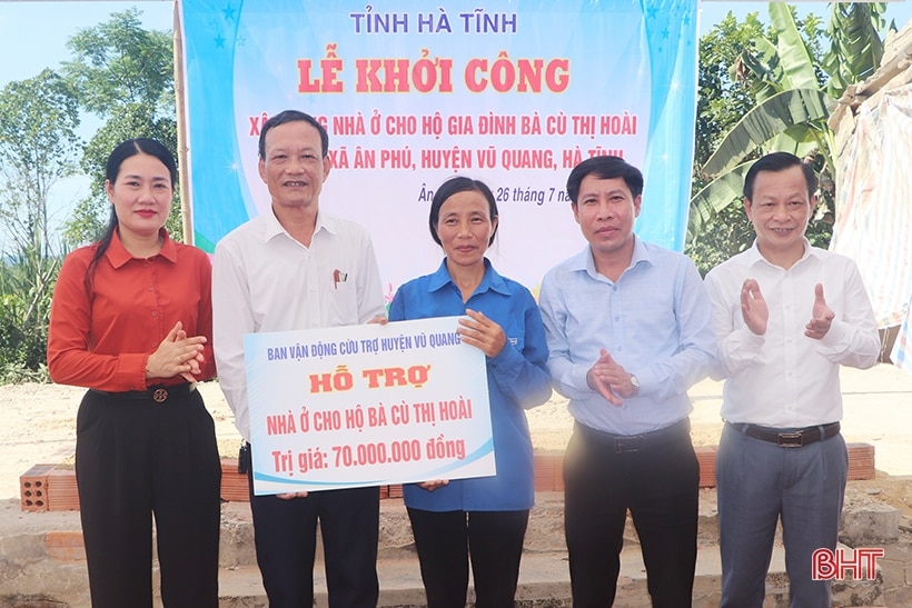 Khởi công xây nhà ở kiên cố cho hộ có hoàn cảnh khó khăn ở Vũ Quang