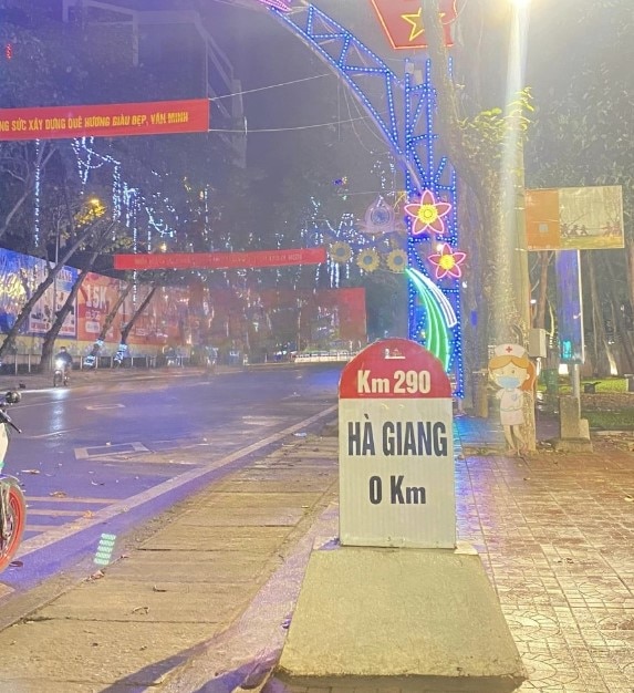 Km0 được nhiều du khách check-in ở Hà Giang.