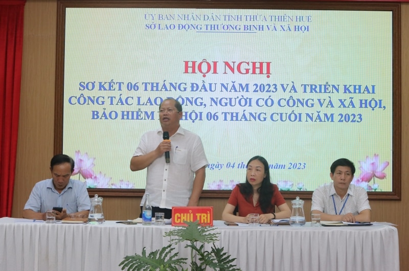 Ông Đặng Hữu Phúc - Giám đốc Sở LĐ-TB&XH tỉnh Thừa Thiên Huế phát biểu tại Hội nghị 