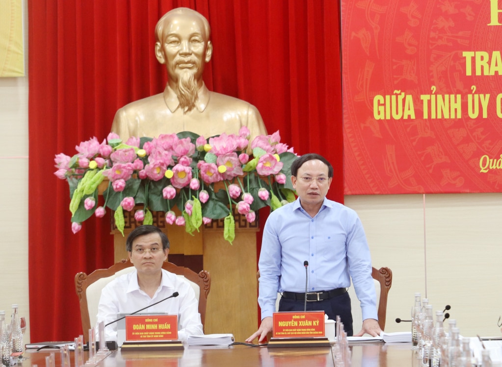 Đồng chí Nguyễn Xuân Ký, Ủy viên Trung ương Đảng, Bí thư Tỉnh ủy, Chủ tịch HĐND tỉnh, phát biểu kết luận tại buổi làm việc.