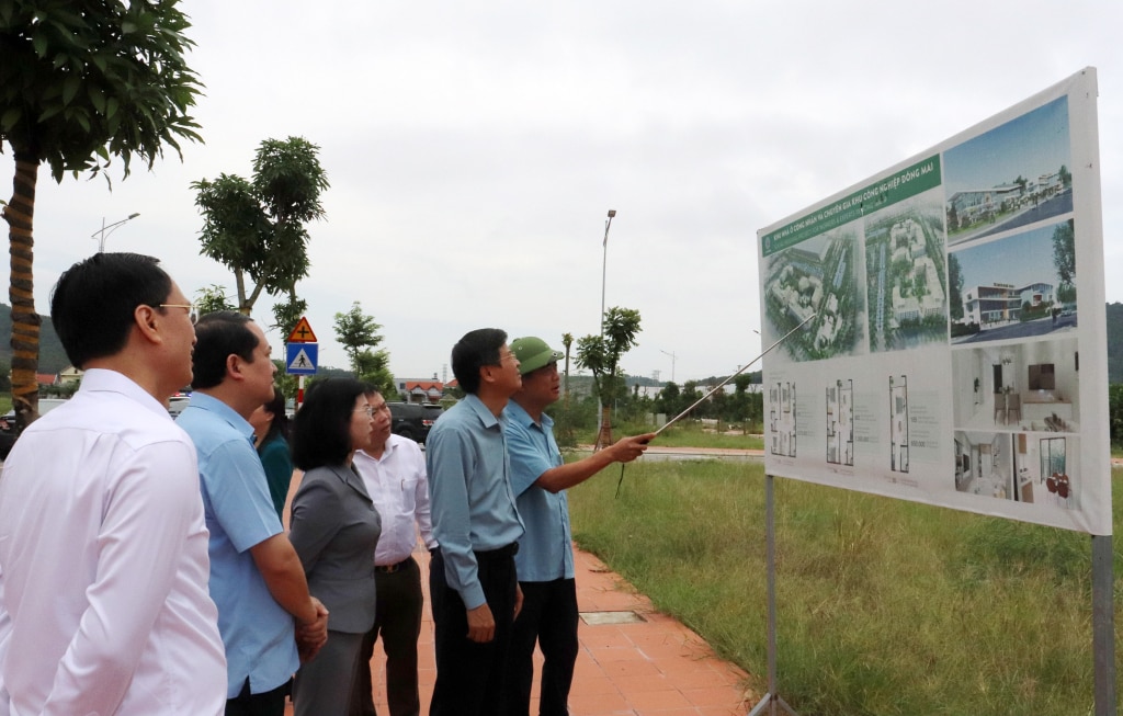Đoàn công tác Tỉnh ủy Ninh Bình khảo sát tại khu nhà ở cho công nhân, người lao động tại KCN Đông Mai.