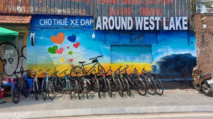 Các điểm cho thuê xe đạp trên phố Nguyễn Đình Thi - Trích Sài.