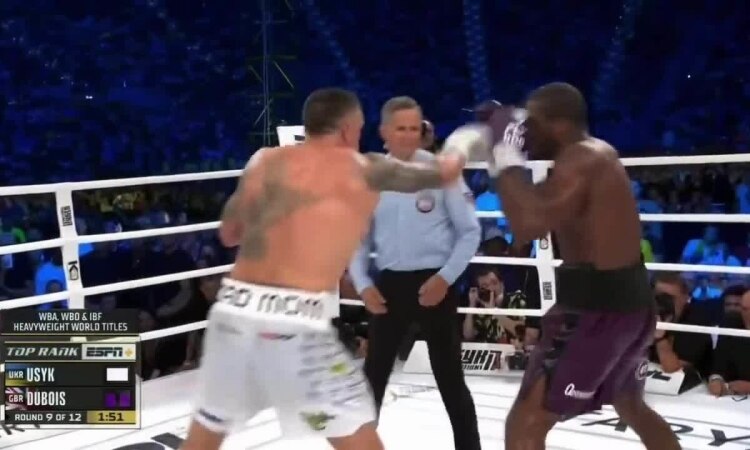 Usyk hạ knock-out Dubois ở hiệp 9