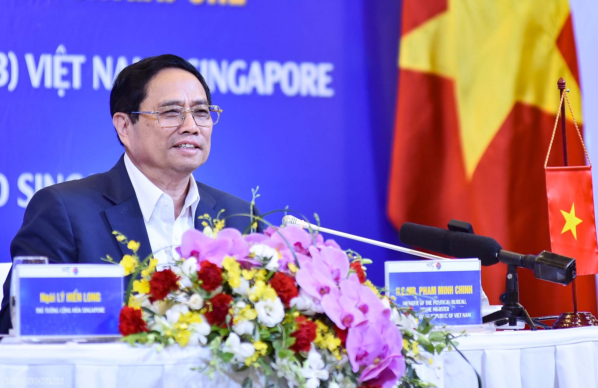 Thủ tướng Việt Nam-Singapore gặp mặt lãnh đạo trẻ hai nước