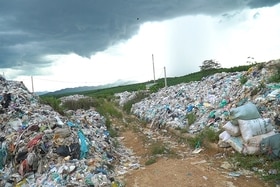 Cam Lộ: Xây dựng ô chôn lấp rác thải để giảm tải cho bãi rác tập trung