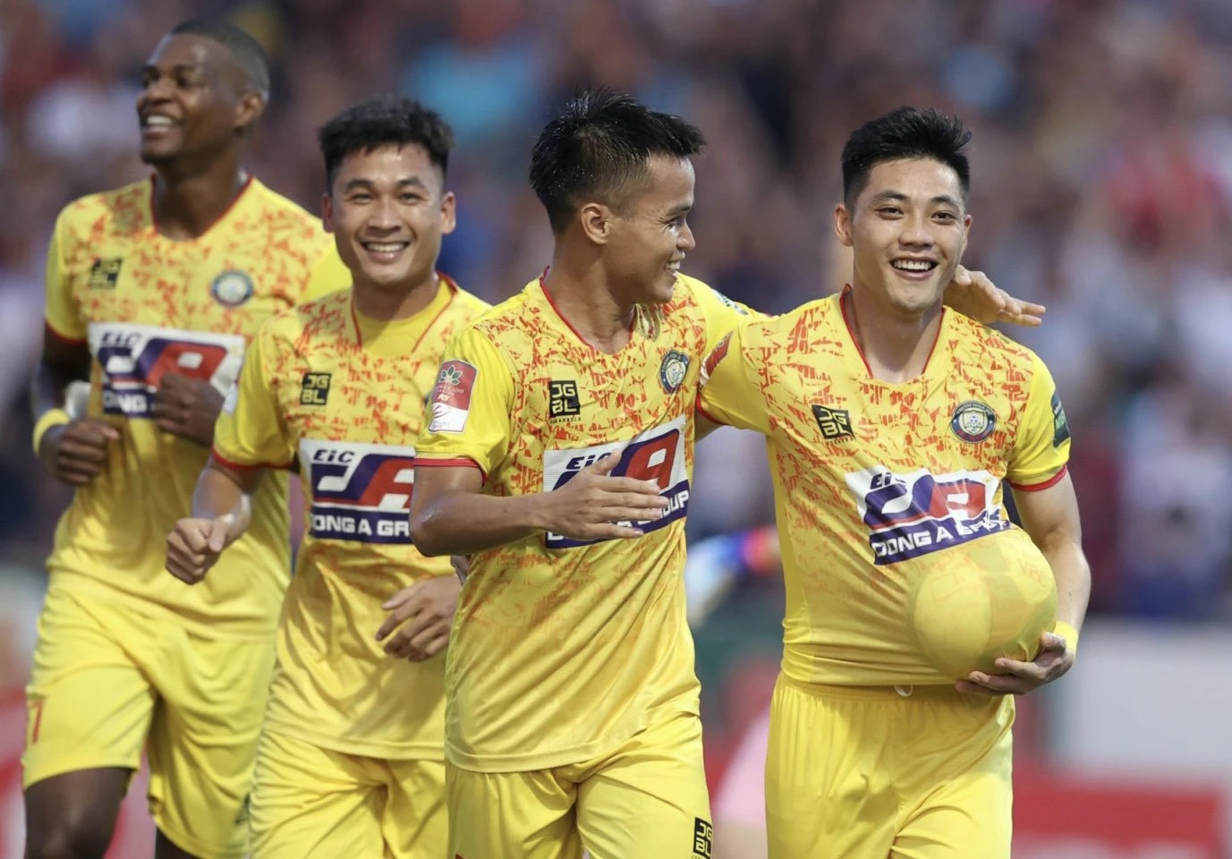 CLB Thanh Hóa đi vào lịch sử bóng đá Việt Nam với thành tích vô tiền khoáng hậu - Ảnh 1.