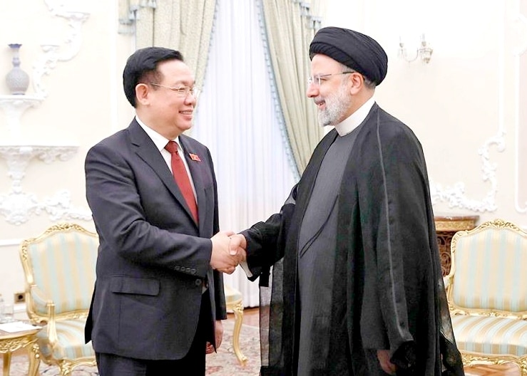 Chủ tịch Quốc hội Vương Đình Huệ hội kiến Tổng thống Iran Ebrahim Raisi.