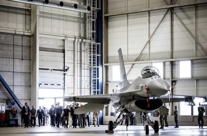 Hà Lan, Đan Mạch giao chiến đấu cơ F-16 cho Ukraine vào đầu năm 2024: (Ảnh: EPA-EFE)