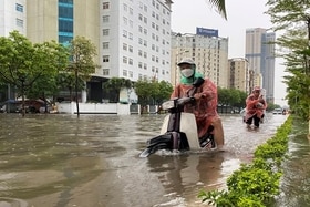 Một số chú ý giúp bảo vệ xe máy sau khi di chuyển trong mùa mưa bão
