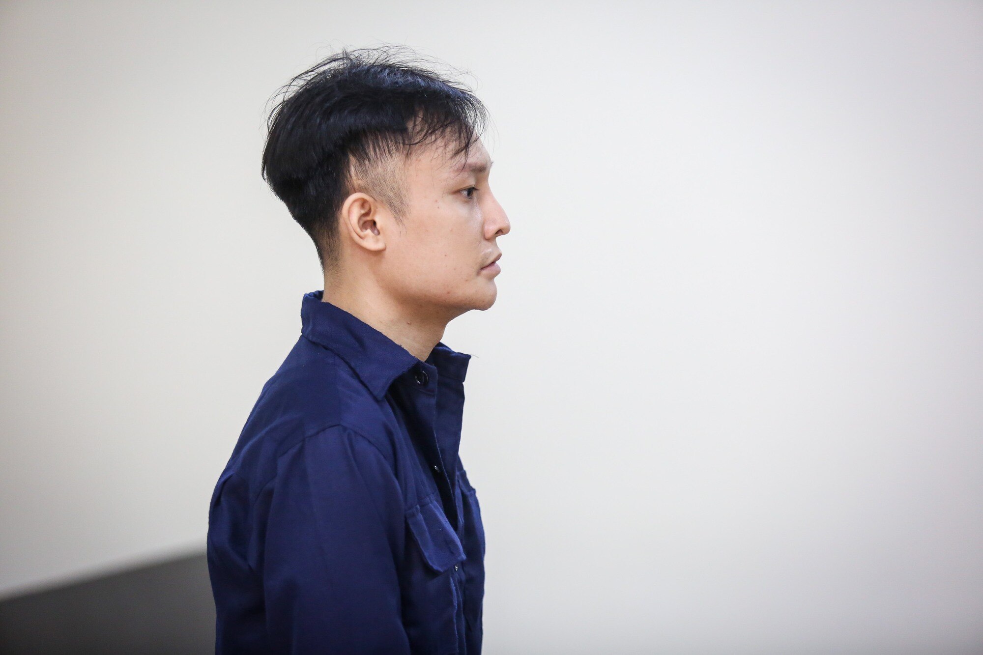'Tú ông' Lê Hoàng Long môi giới mại dâm 15.000 USD lãnh 5 năm 6 tháng tù - Ảnh 1.