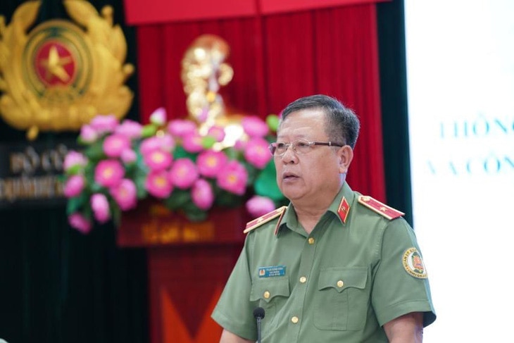 Thiếu tướng Phạm Đăng Khoa cho biết Luật Xuất nhập cảnh có nhiều sửa đổi theo hướng thông thoáng hơn về thủ tục visa - Ảnh: NAM ANH