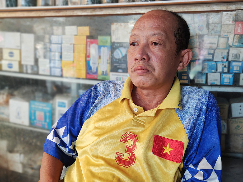 Vĩnh biệt 'Cơn lốc đường biên' một thời tung hoành của bóng đá Việt Nam - Ảnh 6.