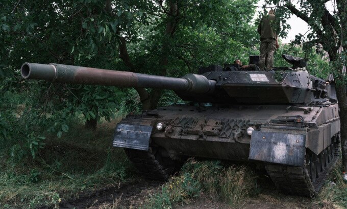 Xe tăng Leopard 2A6 của Ukraine triển khai ở tỉnh Zaporizhzhia hôm 15/6. Ảnh: Spiegel