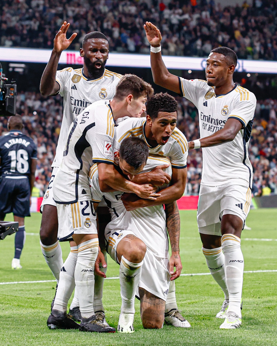 Jude bellingham bỏ lỡ kỷ lục lịch sử, Real Madrid thắng nhọc nhằn Real Sociedad - Ảnh 2.