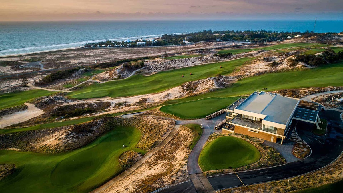 Bốn khu nghỉ dưỡng kết hợp sân golf của Việt Nam vào top đầu châu Á - Ảnh 2.