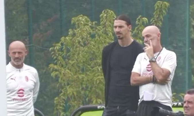 Ibrahimovic xuất hiện trong buổi tập của AC Milan ngày 18/9