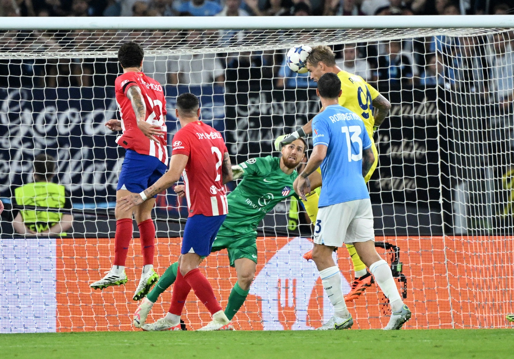 Thủ môn ghi bàn không tưởng, Lazio giật điểm từ tay Atletico Madrid - Ảnh 4.