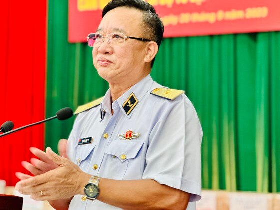Chuẩn đô đốc Nguyễn Duy Tỷ, Tư lệnh Vùng 5 Hải quân. Ảnh: CHÍ THẠCH ảnh 3