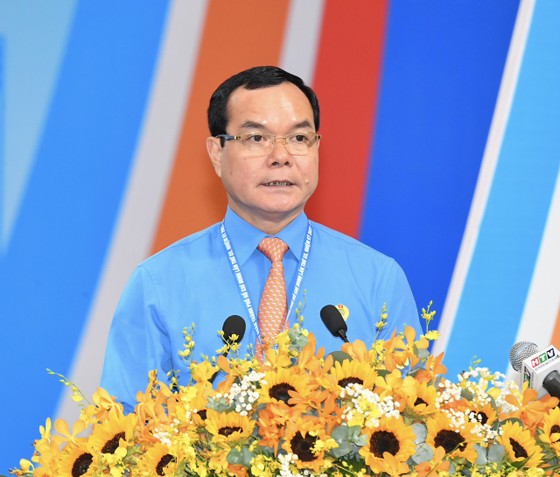 Chủ tịch Tổng LĐLĐ Việt Nam Nguyễn Đình Khang phát biểu tại phiên bế mạc đại hội. Ảnh: VIỆT DŨNG ảnh 5
