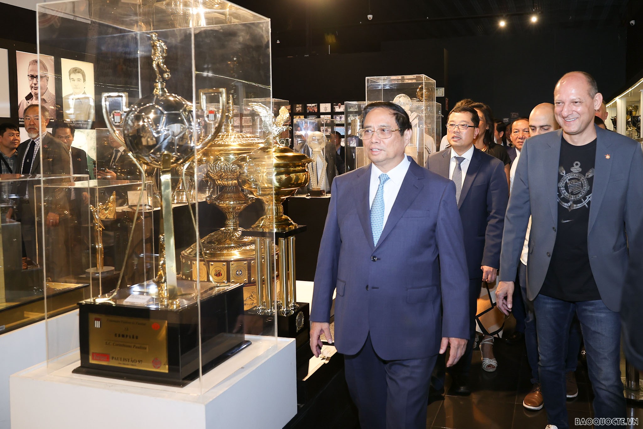 Thủ tướng Phạm Minh Chính thăm câu lạc bộ bóng đá hàng đầu của Brazil
