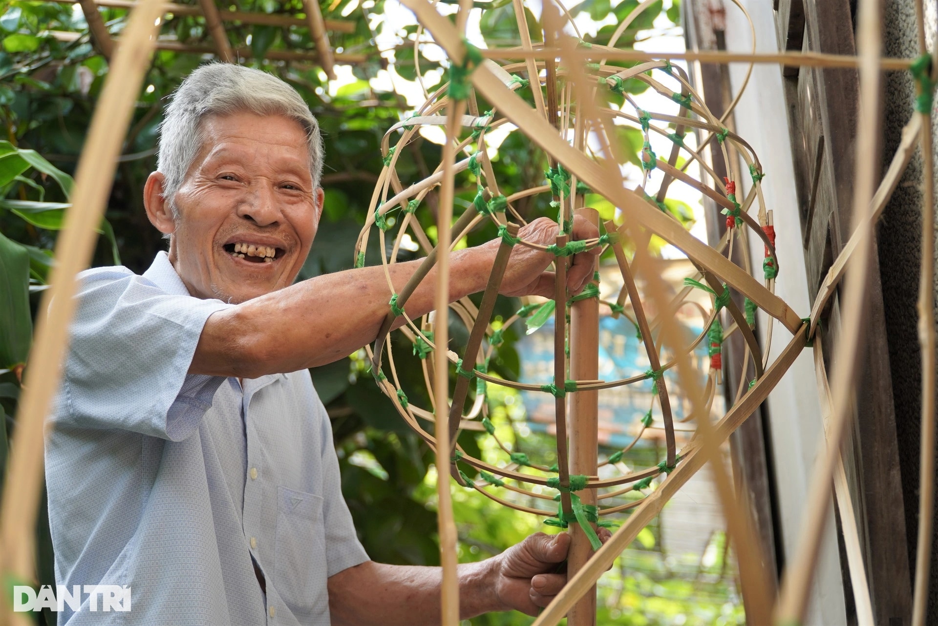 Un homme de 74 ans « préserve l'âme » des lumières traditionnelles