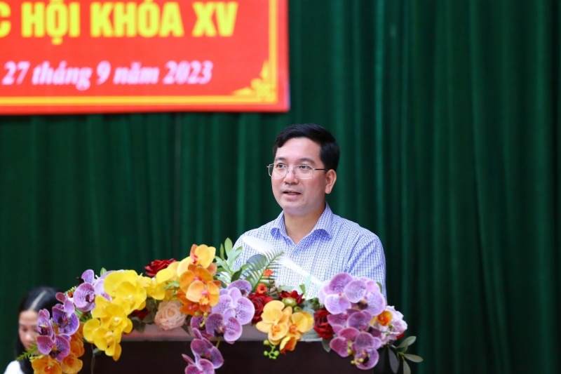 Đại diện cử tri huyện Thường Xuân trình bày kiến nghị tại hội nghị