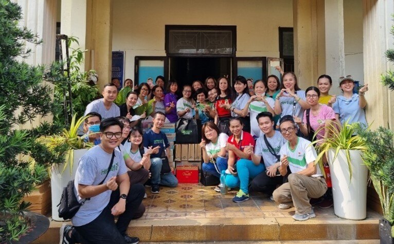 Thành Viên Độc Lập và Nhân Viên Herbalife Việt Nam cũng đến thăm các em nhỏ tại Trung Tâm Hỗ Trợ Phát Triển Giáo Dục Hòa Nhập Đà Nẵng và Trường Tiểu Học Bình Minh (Hà Nội).