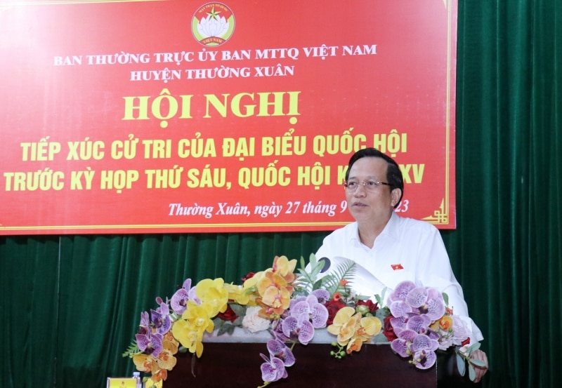Bộ trưởng Bộ LĐ-TB&XH Đào Ngọc Dung phát biểu tại hội nghị tiếp xúc với cử tri huyện Thường Xuân