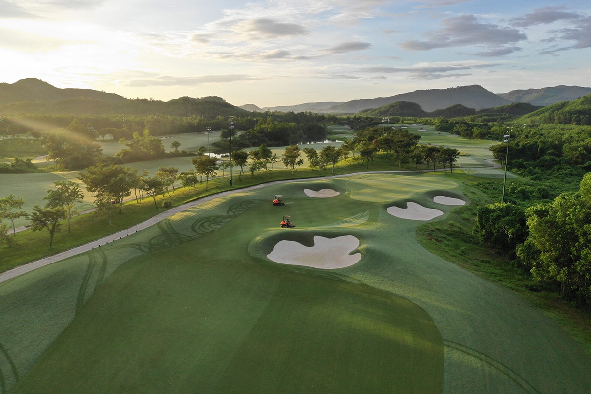 Bốn khu nghỉ dưỡng kết hợp sân golf của Việt Nam vào top đầu châu Á - Ảnh 1.