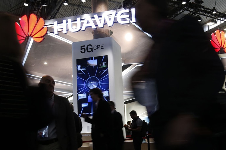 Chủ tịch Huawei kêu gọi dùng chip nội để thu hẹp khoảng cách với bên ngoài - Ảnh 1.