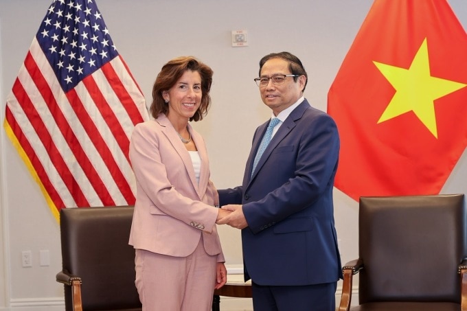 Prime Minister Pham Minh Chinh received US Secretary of Commerce Gina Raimondo on September 19 in Washington. Photo: Nhat Bac