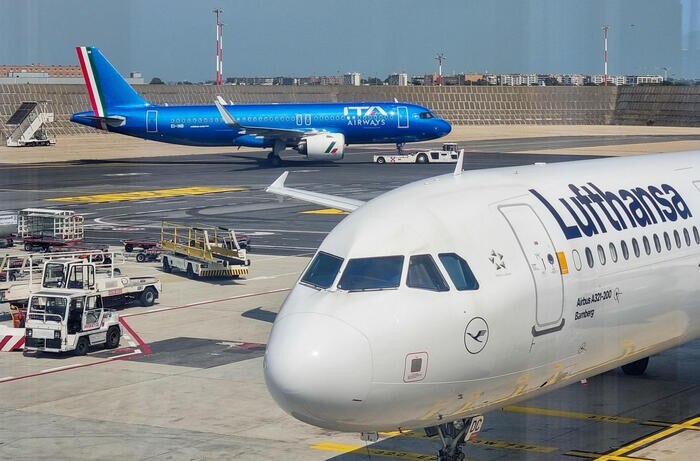 Italy và EU ‘đổ lỗi nhau’ về vụ sáp nhập hai hãng hàng không ITA-Lufthansa. (Nguồn: ansa.it)
