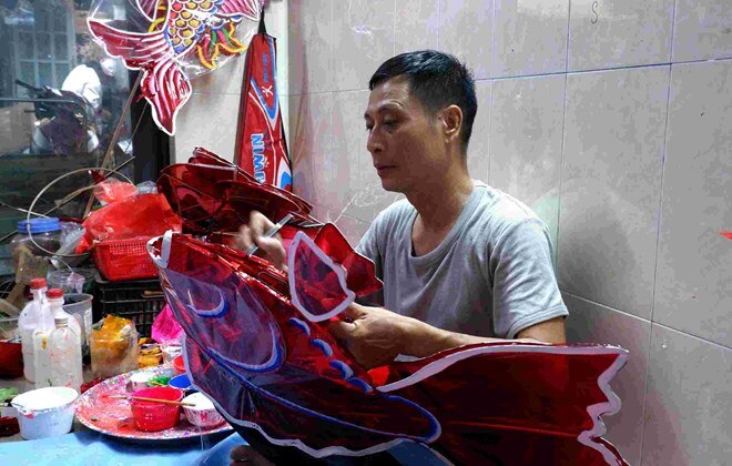 Làng nghề Phú Bình đưa lồng đèn truyền thống lên sàn thương mại điện tử
