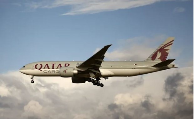 Máy bay của Qatar Airways thực hiện vận chuyển trao đổi tù binh Mỹ và Iran. (Ảnh: Reuters)