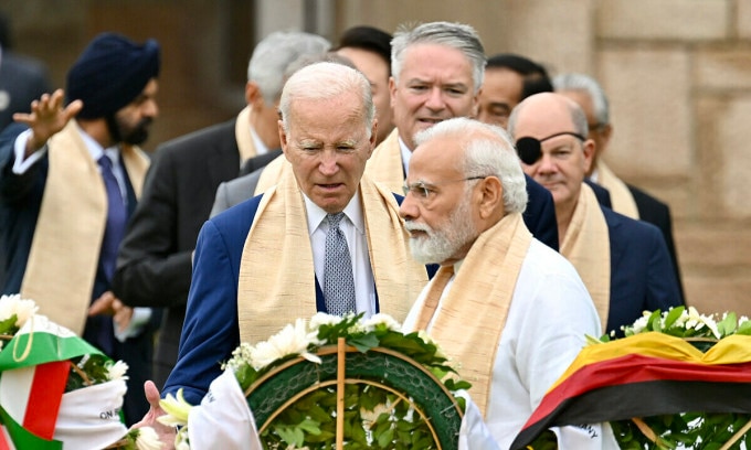 Thủ tướng Ấn Độ Narendra Modi (phải) cùng các lãnh đạo G20 tại New Delhi ngày 10/9. Ảnh: AFP