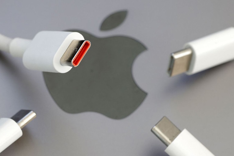 Sử dụng sai bộ sạc USB-C có thể làm hỏng vĩnh viễn iPhone 15 - Ảnh 1.