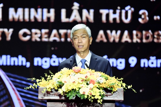 Phó Chủ tịch UBND TPHCM Võ Văn Hoan phát biểu tại lễ trao giải. Ảnh: VIỆT DŨNG ảnh 1