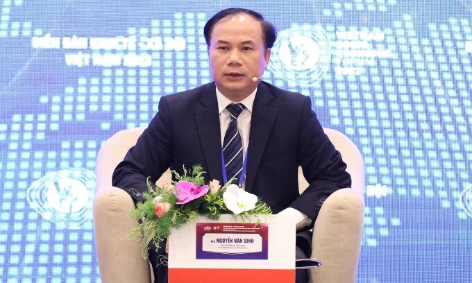 Thứ trưởng Xây dựng Nguyễn Văn Sinh phát biểu tại diễn đàn. Ảnh: Media Quốc hội