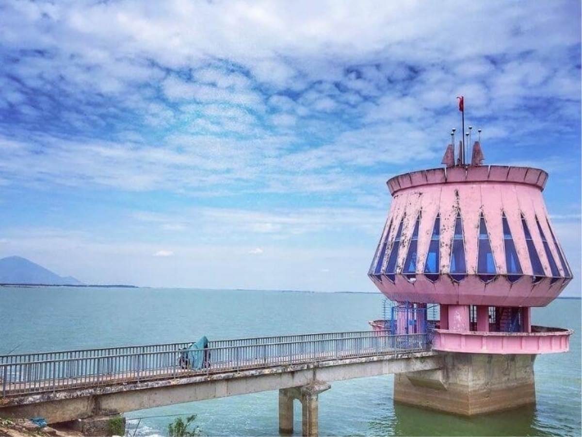 Hồ thủy lợi nào diện tích lớn nhất Việt Nam?