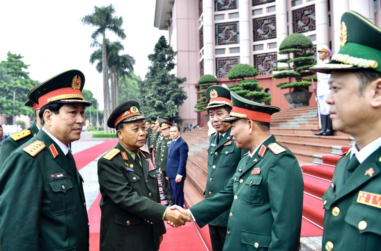 Đại tướng Lương Cường chủ trì lễ đón Chủ nhiệm Tổng cục Chính trị QĐND Lào - Ảnh 6.