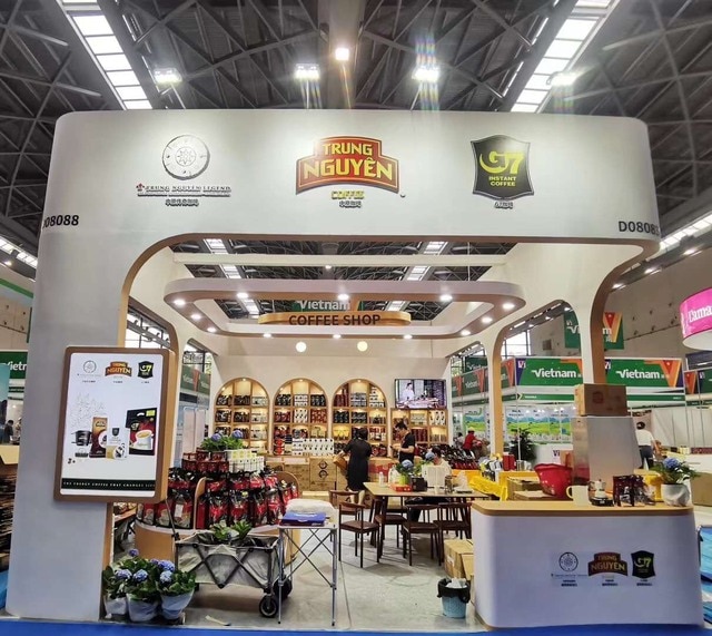 Trung Nguyên Legend hiện diện nổi bật với gian hàng có diện tích lớn và vị trí đẹp bậc nhất khu vực Việt Nam, đẩy mạnh quảng bá thương hiệu, sản phẩm và văn hóa cà phê Việt Nam tại CAEXPO 2023