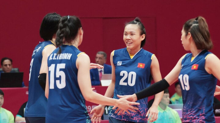 Đội tuyển bóng chuyền nữ Việt Nam thắng Hàn Quốc. (Ảnh: Bùi Lượng)