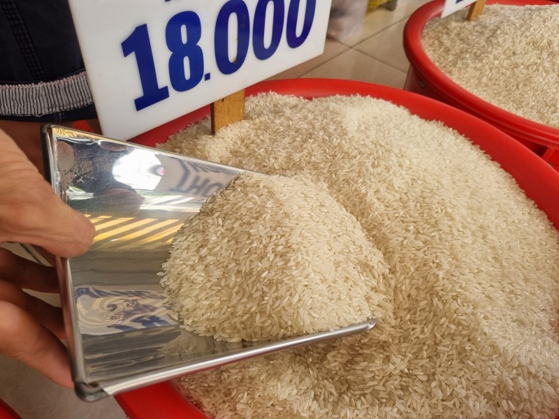 Sau khi “bốc hơi” 50 USD trong vòng 1 tuần, giá gạo thế giới có giảm thêm?