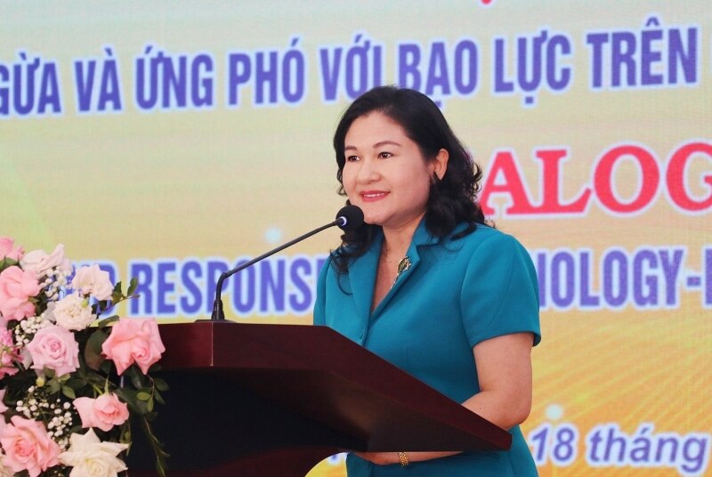 Thứ trưởng Bộ LĐ-TB&XH Nguyễn Thị Hà phát biểu tại Tọa đàm