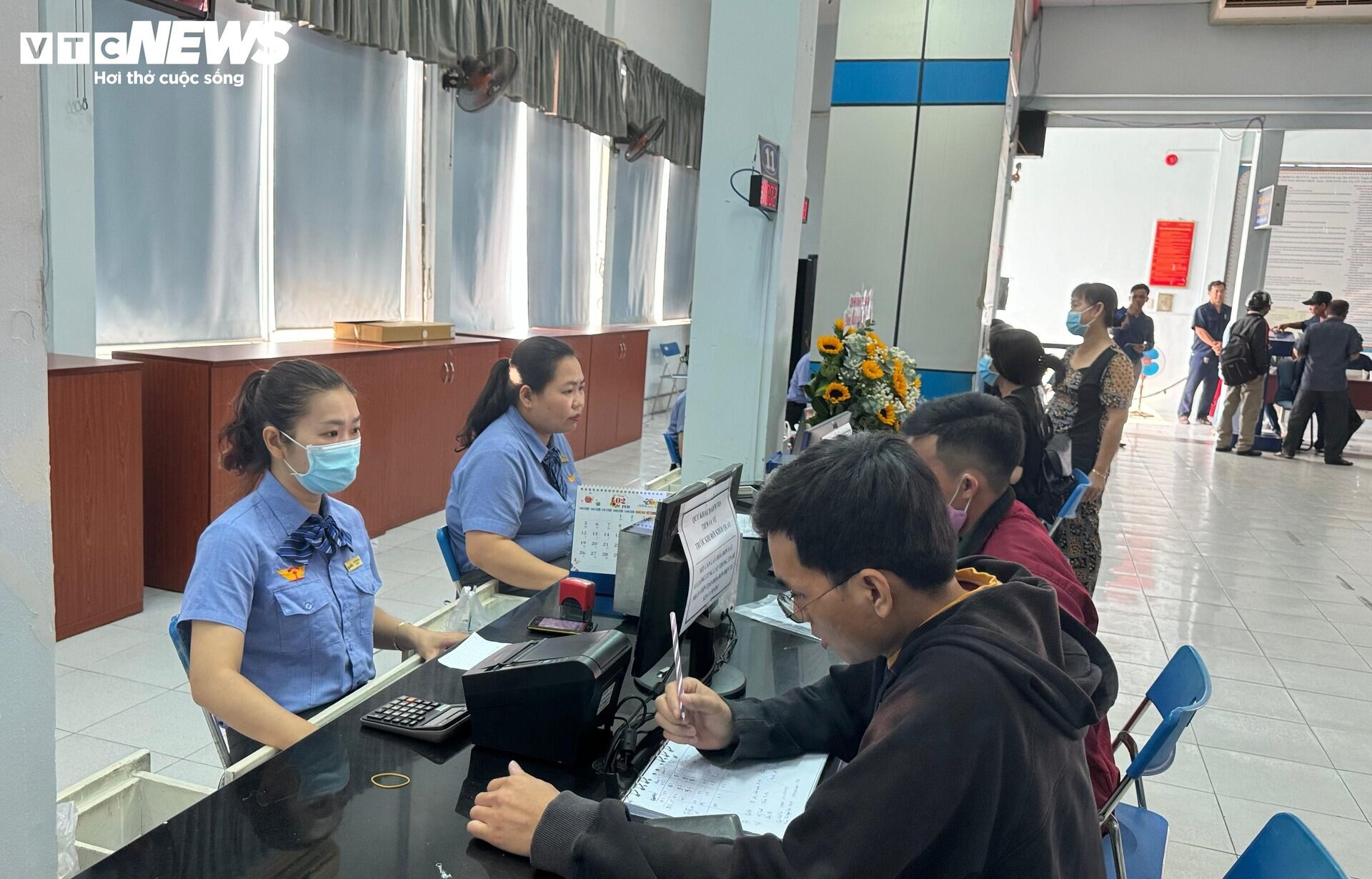 Ga Sài Gòn ngày đầu mở bán vé Tết, người dân mua vé dễ dàng - 10
