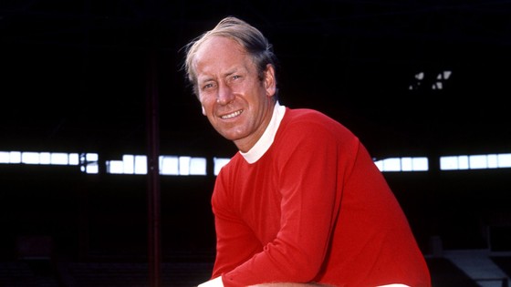 Sir Bobby Charlton trong màu áo tuyển Anh ảnh 1