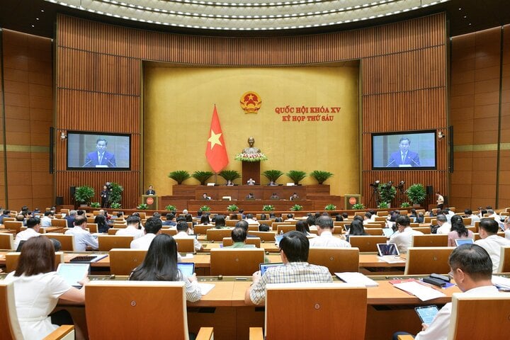 Các đại biểu tham dự kỳ họp (Ảnh: Quochoi.vn).