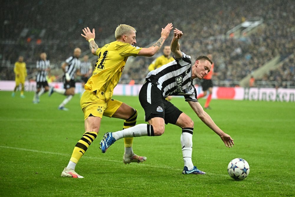 Newcastle 'trở lại mặt đất' sau thất bại trước Dortmund ở Champions League - Ảnh 2.