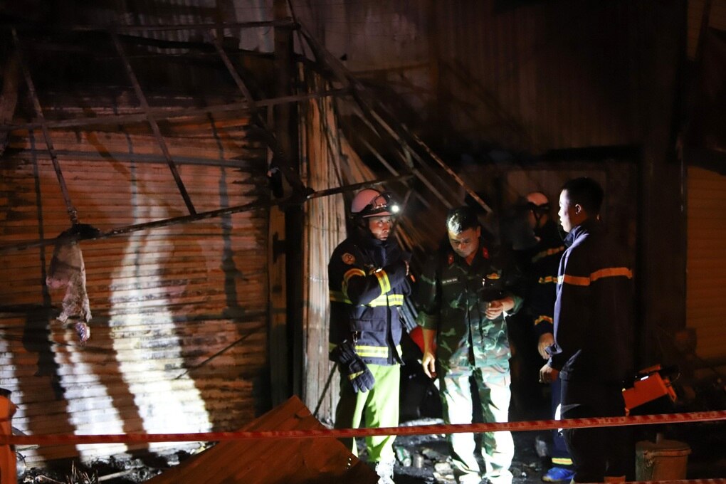 Cháy cơ sở thu mua phế liệu ở Hà Nội, 3 mẹ con tử vong - 3