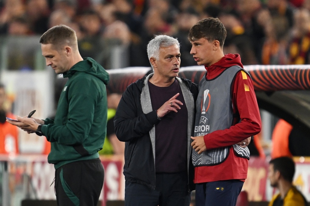 AS Roma lĩnh đòn đau vì chiến thuật hắc ám của HLV Mourinho - 1